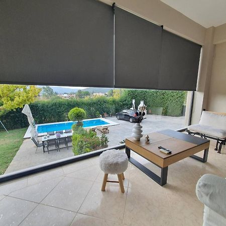 Villa Constangie Marathón Dış mekan fotoğraf